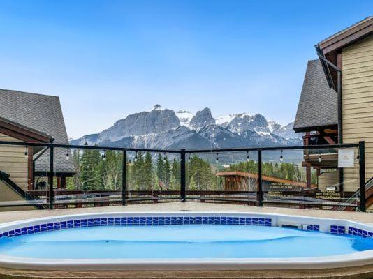 3 Bedroom Condo By Canadian Rockies Vacation Rentals Канмор Екстериор снимка