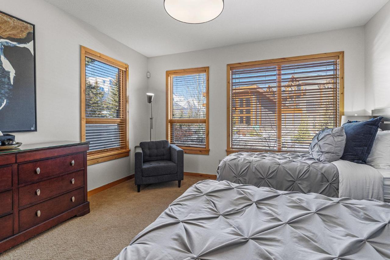 3 Bedroom Condo By Canadian Rockies Vacation Rentals Канмор Екстериор снимка