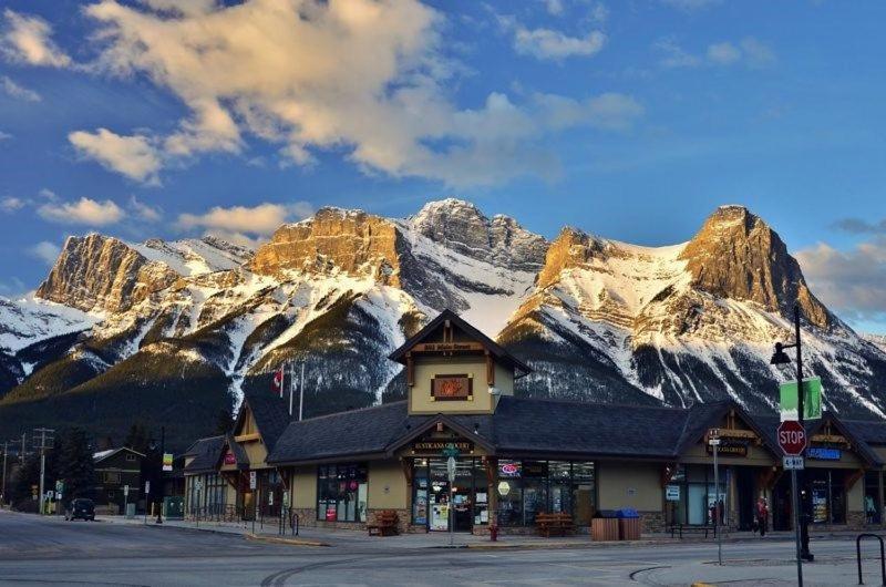 3 Bedroom Condo By Canadian Rockies Vacation Rentals Канмор Екстериор снимка