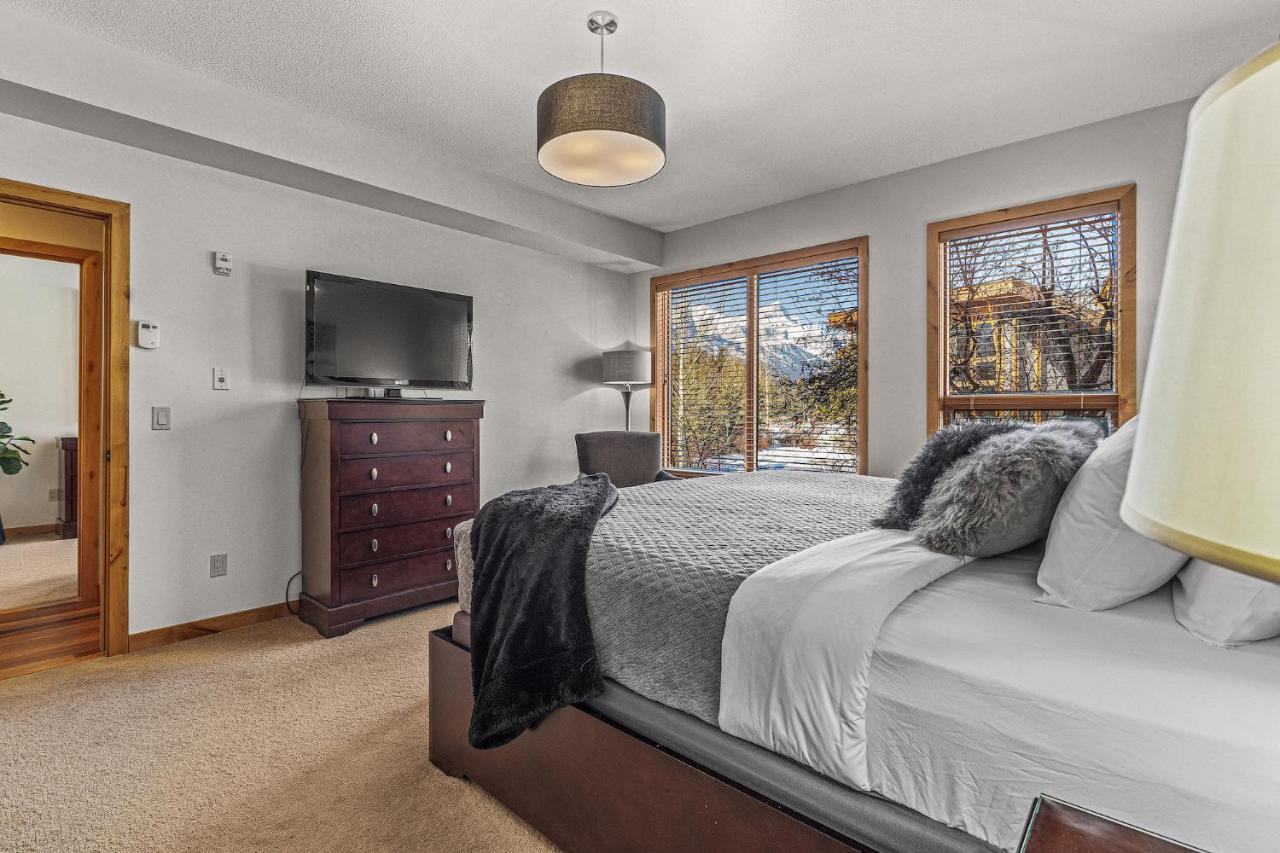 3 Bedroom Condo By Canadian Rockies Vacation Rentals Канмор Екстериор снимка